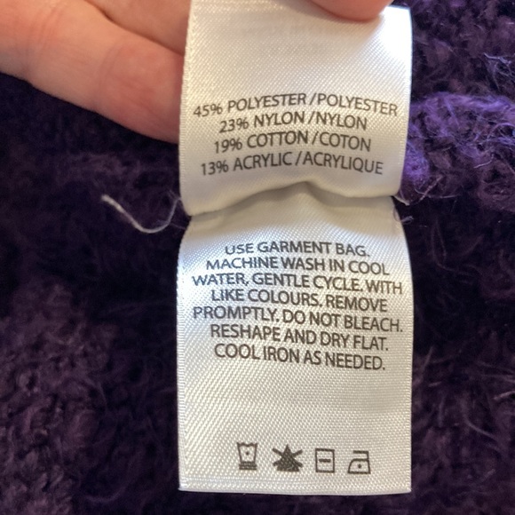 2 for $25 | Beautiful and warm Reaction Kenneth Cole Sweater - Picture 6 of 6